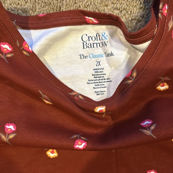 Croft & Barrow Classic Tank - Picture 2 of 4